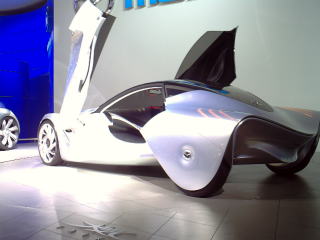 夢全開のマツダのコンセプトカー。 コンセプトカーは面白くないといけません。